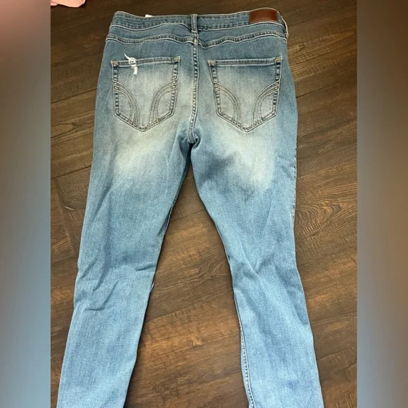 Hollister super skinny high rise ripped jeans - Picture 1 of 5